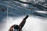 -不丹滑雪选手勇夺女子单板滑雪金牌