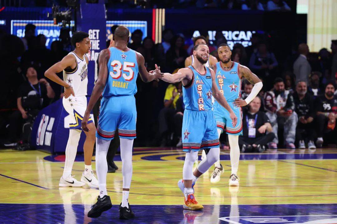NBA巨星在全明星赛中表现抢眼