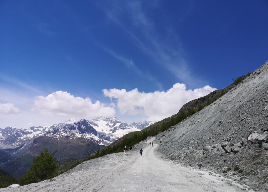 瑞士登山选手挑战新高度获得荣誉