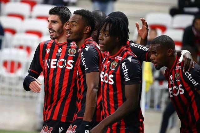 圣埃蒂安客场惨败，降级危机愈发严重