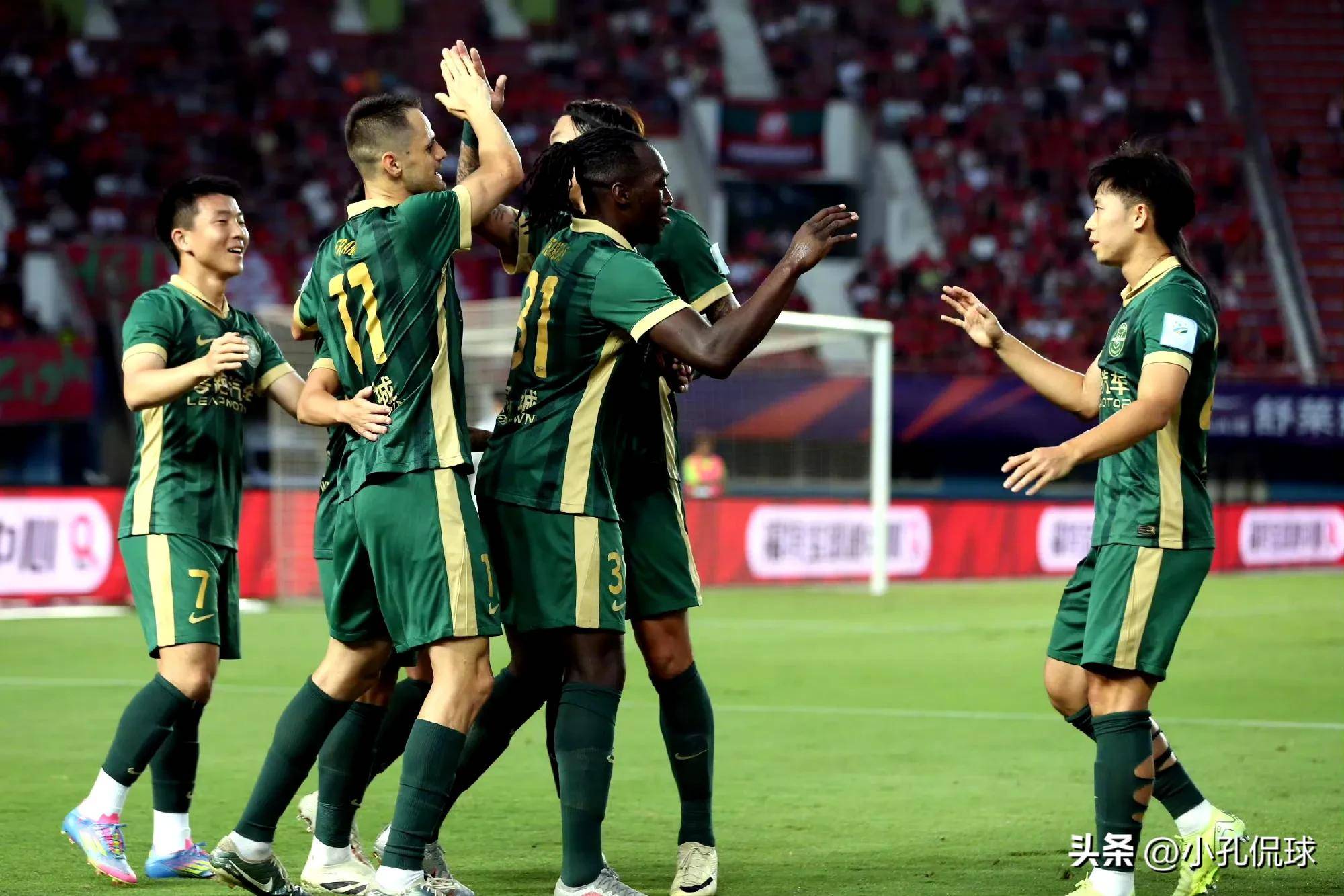 包含申花客场爆冷逆转，广州恒大遗憾未能阻挡的词条