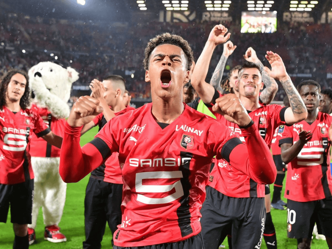 关于雷恩球员因伤提前下场，影响球队战术布局的信息