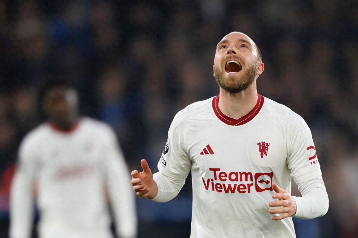 联赛中球队表现低迷引发球迷不满 联赛中球队表现低迷引发球迷不满