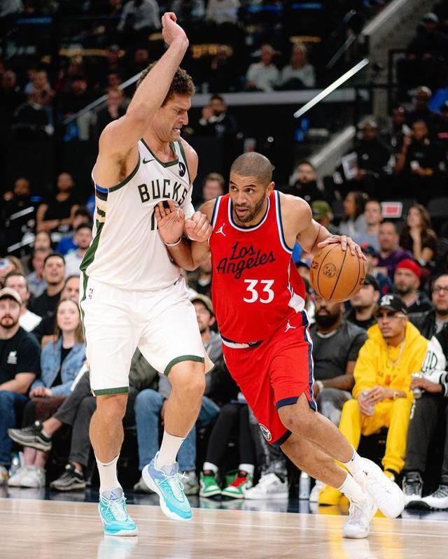 快船险胜黄蜂,比赛节奏令人热血沸腾的简单介绍 快船险胜黄蜂,比赛节奏令人热血沸腾的简单介绍