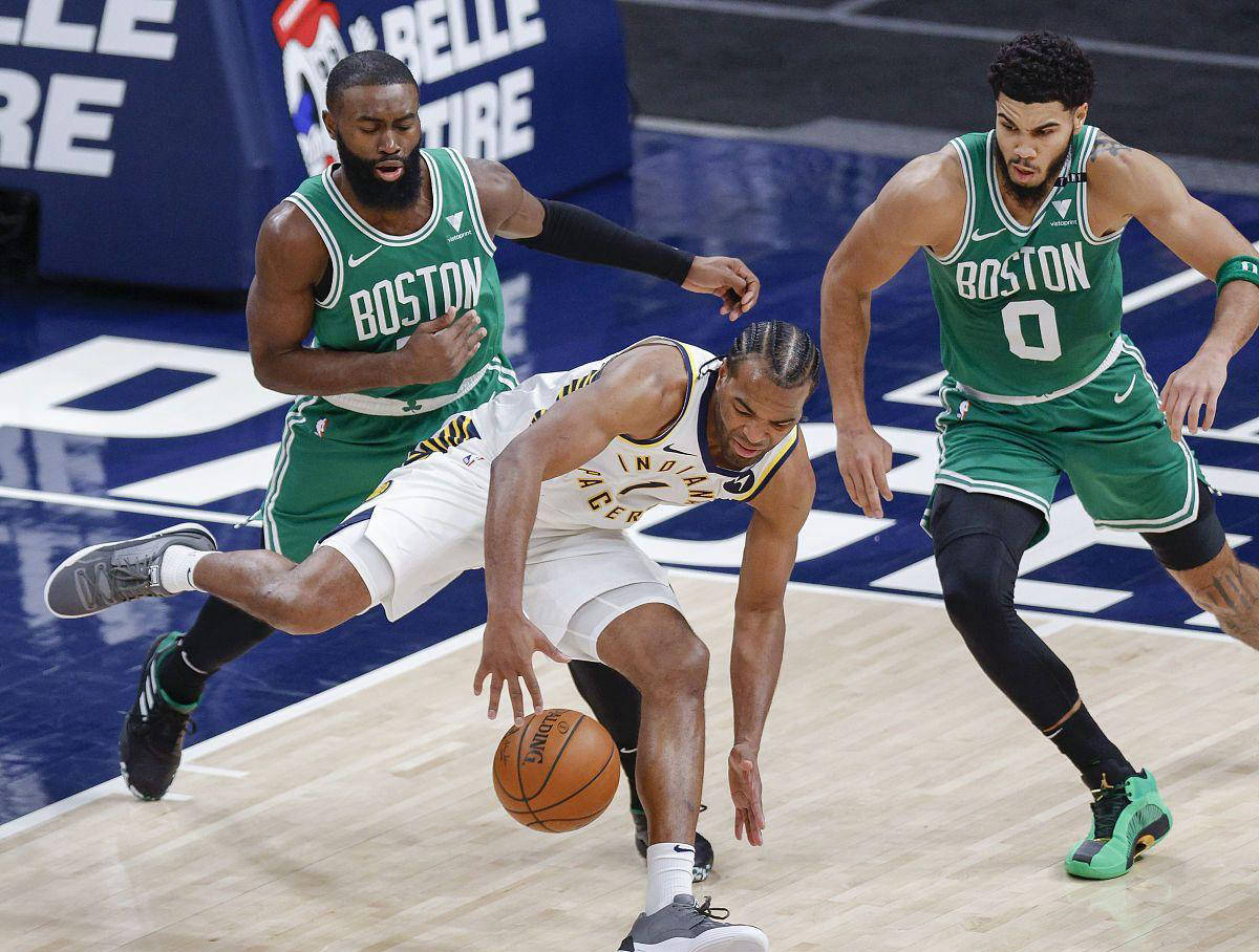 包含凯尔特人客场大胜开拓者，四连胜增至七的词条