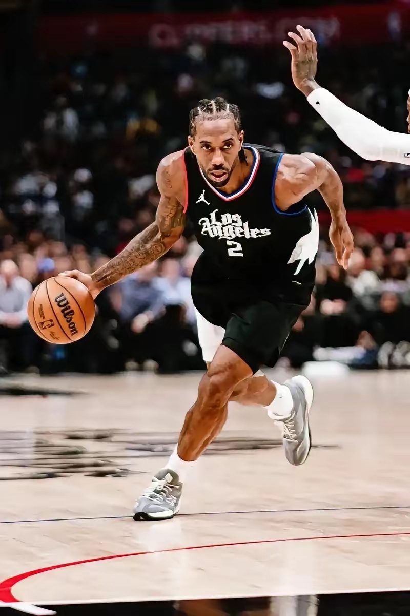 猛龙大胜湖人，伦纳德轰40+的简单介绍