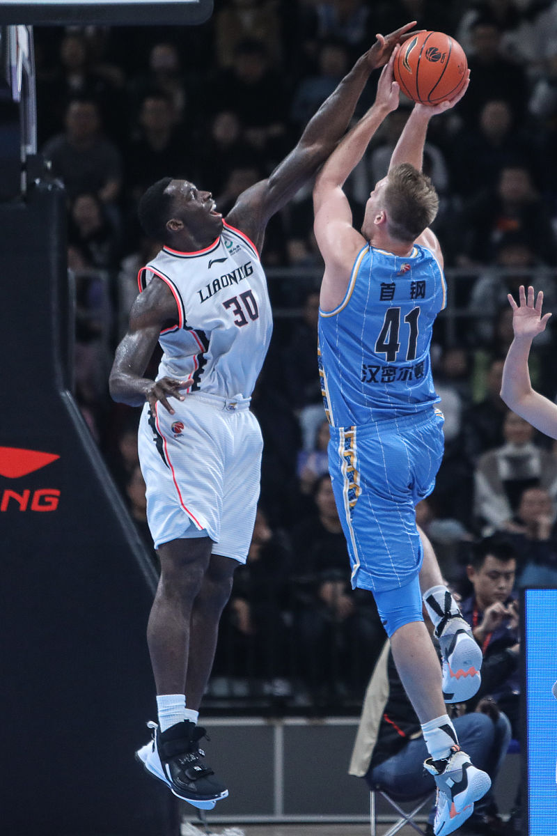 快船击败鹈鹕，连胜走红