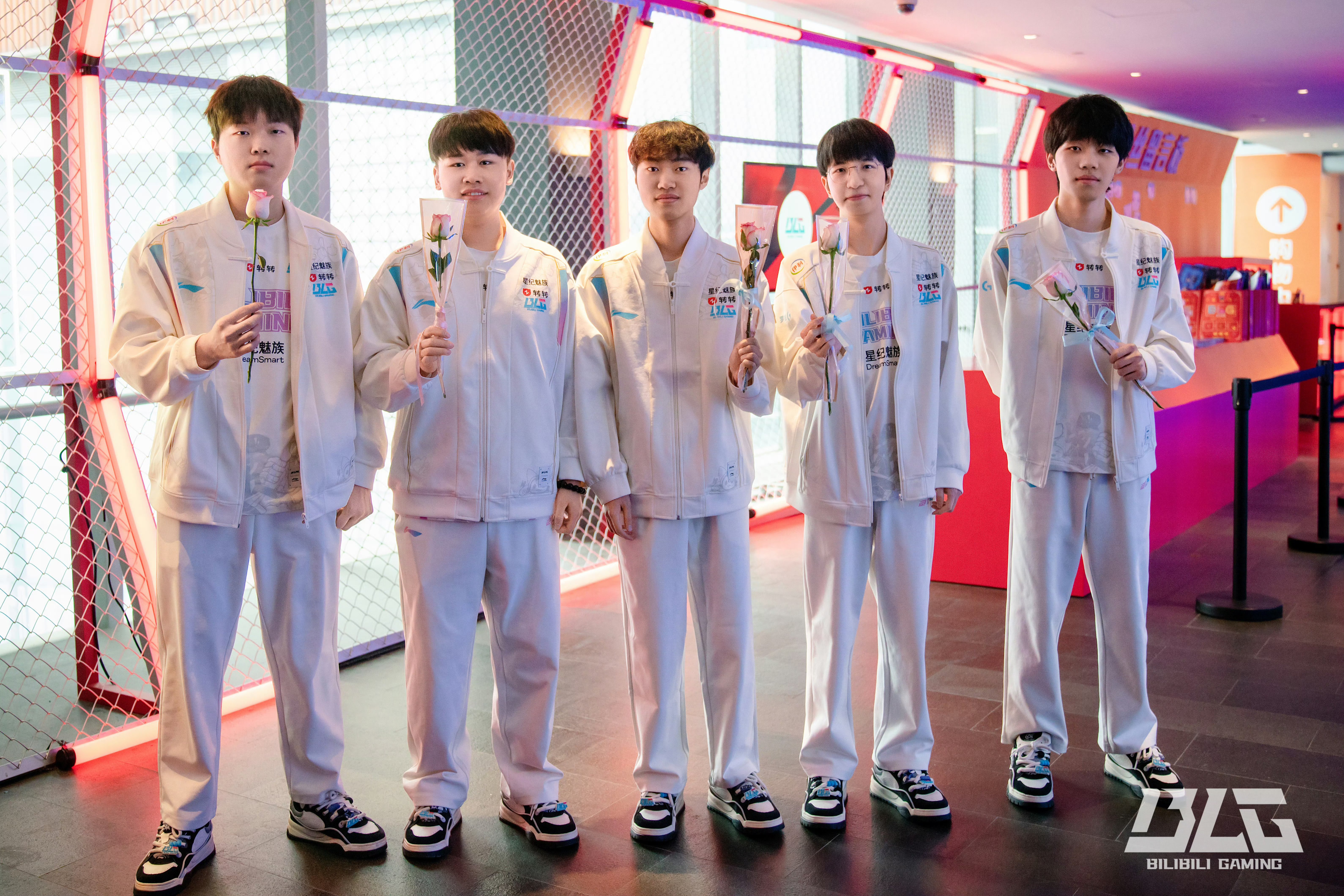 RNG绝杀CLG，Chovy线上压制力十足激烈交锋入围赛，强势挺进下一轮