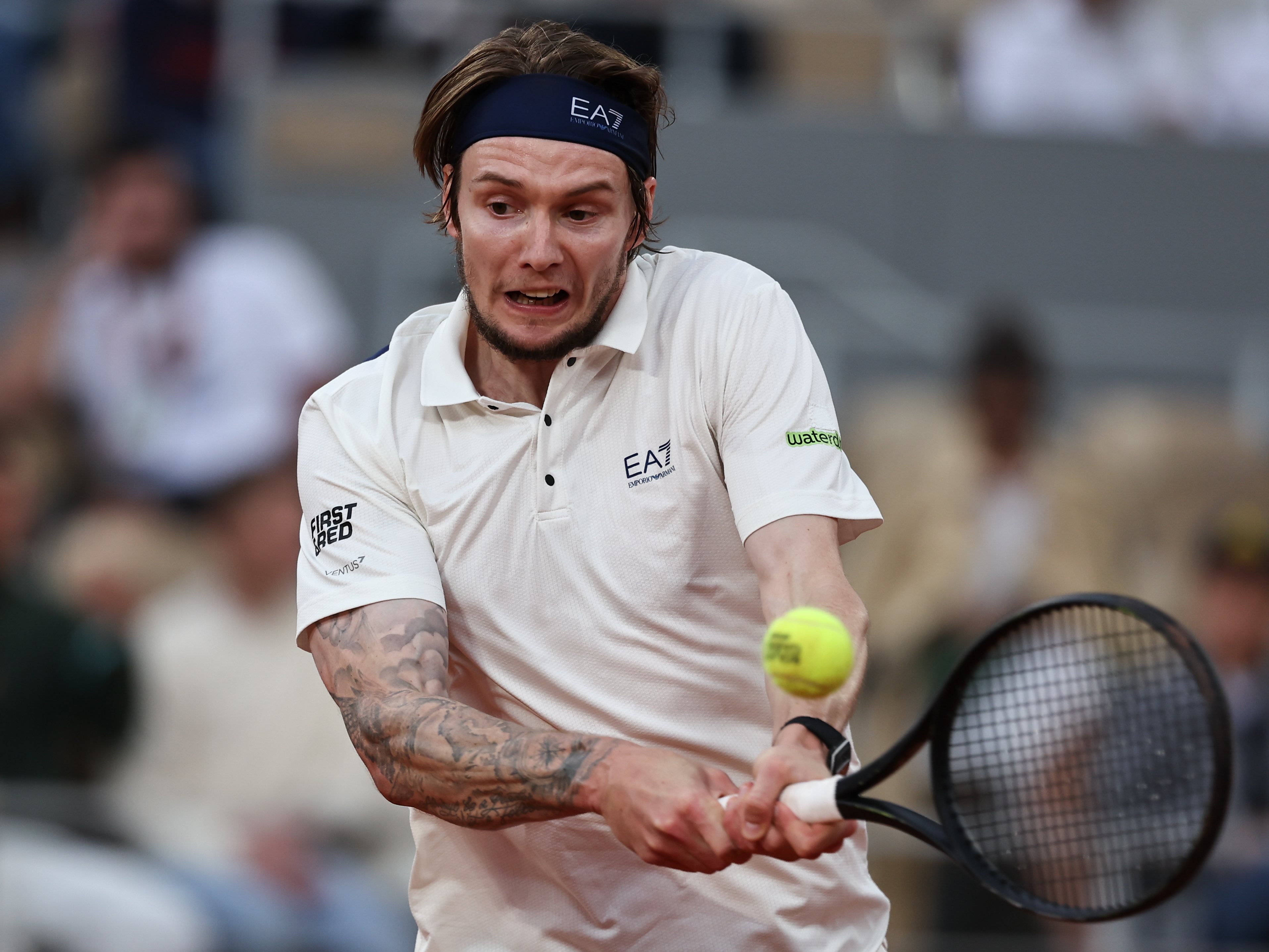 法网完胜戴维斯杯,辛纳关键制胜的简单介绍 法网完胜戴维斯杯,辛纳关键制胜的简单介绍