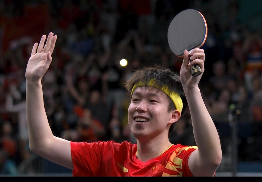 体育巨星对决！乒乓球男单半决赛赛出激烈